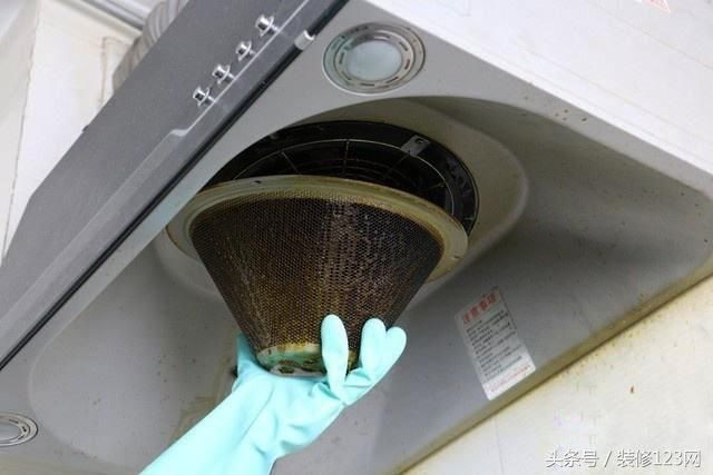 抽油烟机一年都不洗？当心火灾找上门家政阿姨(图3)